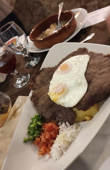 Bistec a caballo con huevo frito