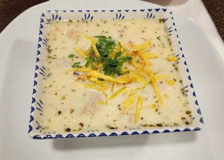 Sopa casera con juliana de maíz